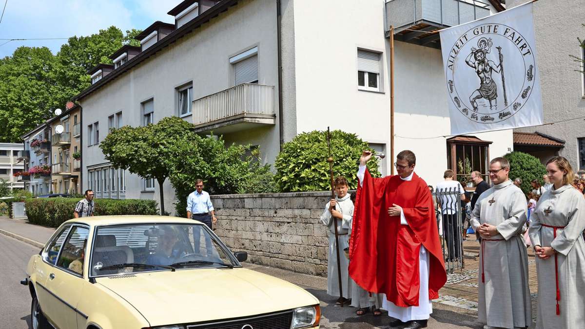 In Wangen werden Autos gesegnet: Kirchlicher Segen für  die Sommerreise