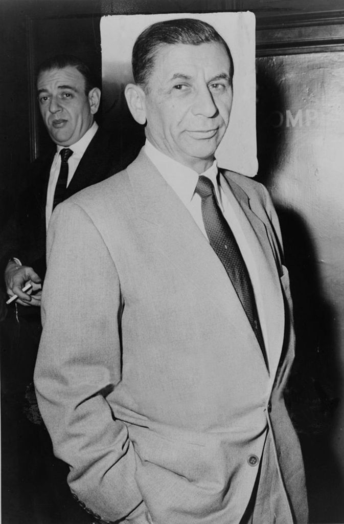 Meyer Lansky: Als Meier Suchowlański wurde er 1902 im polnischen Grodno geboren. 1911 wanderte er mit seiner Familie in die USA aus. In den folgenden Jahrzehnten wurde er ein führendes Mitglied der Kosher Nostra, der jüdischen Mafia in den USA.