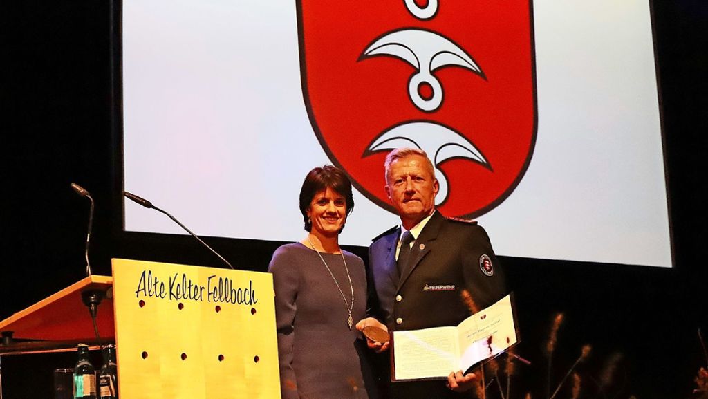 Feuerwehr Fellbach: Rainer Seeger mit der Ehrenmedaille der Stadt ausgezeichnet