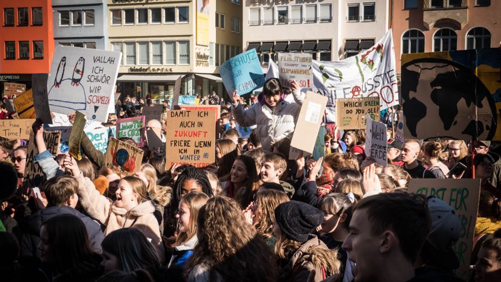 Fridays-for-Future-Demo in Stuttgart: 1000 Schüler demonstrieren  für Klimaschutz