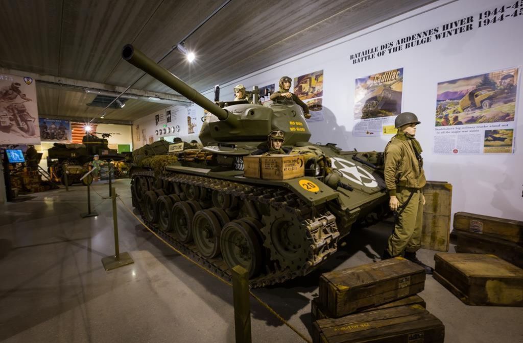 Ein Modell des Mittleren Panzers Sherman M4 im Museum in Catz.