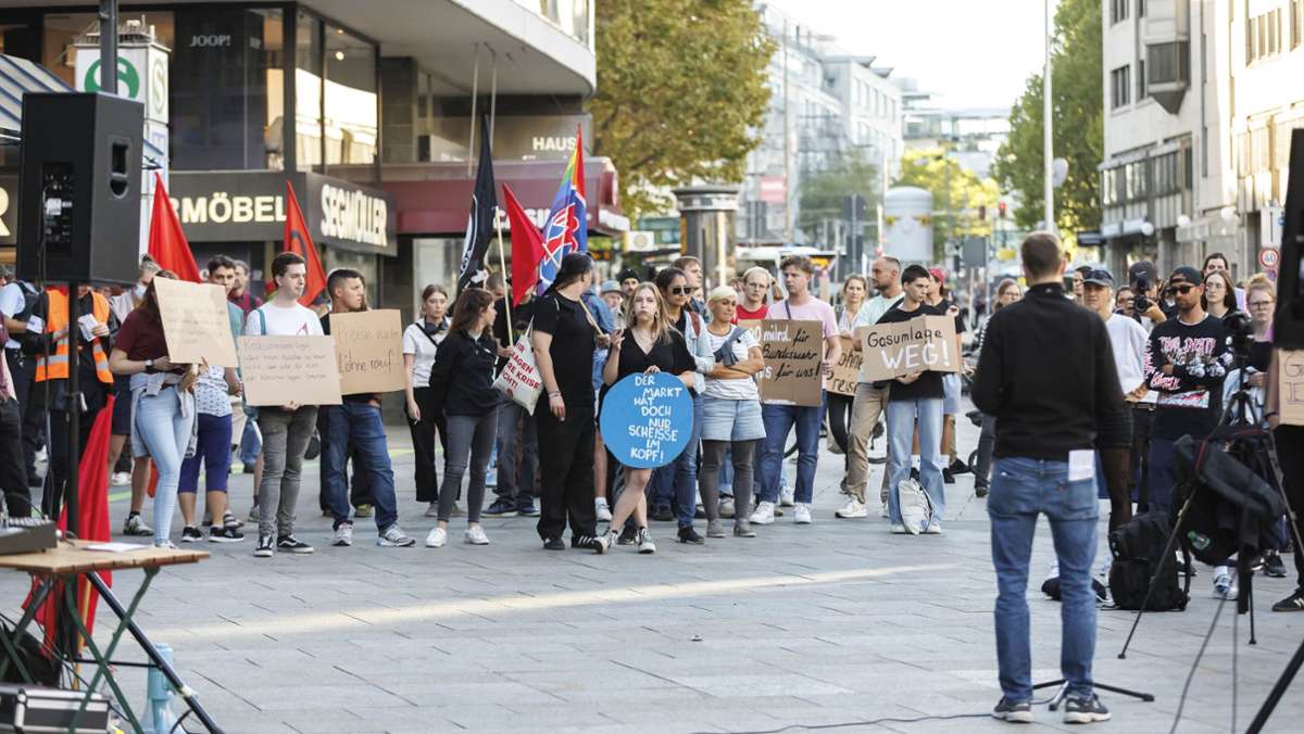 Kundgebung in Stuttgart: Gruppe “Solidarität und Klassenkampf” kritisiert Krisenpolitik der Regierung