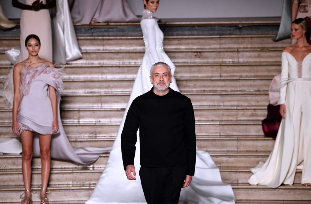 Der italienische Designer Antonio Grimaldi nach der Präsentation seiner Kollektion in Paris.