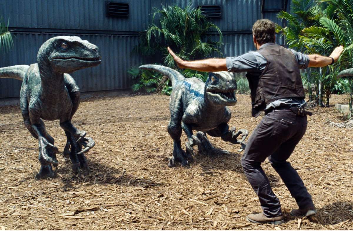 2015 brachte eine Neuauflage der Dino-Abenteuer unter dem Titel „Jurassic World“ neues Leben in die Saurier. Regie und Drehbuch stammen von Colin Trevorrow.