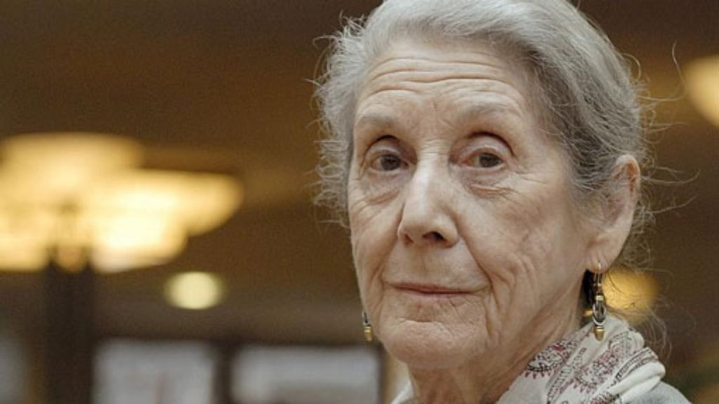  Sie war Afrikas erste und einzige Literaturnobelpreisträgerin: Nadine Gordimer ist am Sonntag im Alter von 90 Jahren in Johannesburg gestorben. 