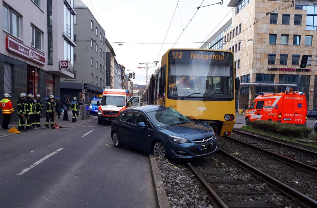 Der Unfall hat den Stadtbahnverkehr rund um den Berliner Platz erheblich behindert.