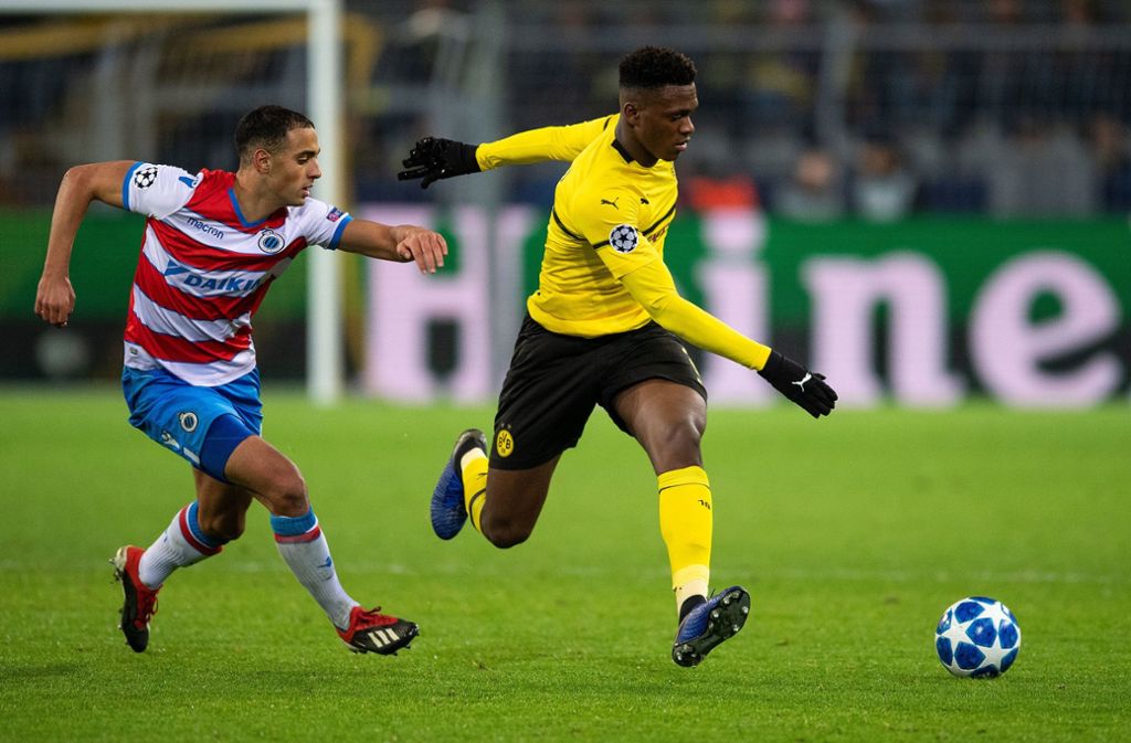 Auch dank Diallo und dessen Verteidiger-Kollege Dan-Axel Zagadou (19) führt die Borussia die Tabelle an.