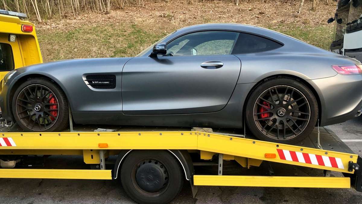 Schmuggel-Versuch auf der A81 aufgedeckt: Zoll stellt Mercedes AMG GT S sicher