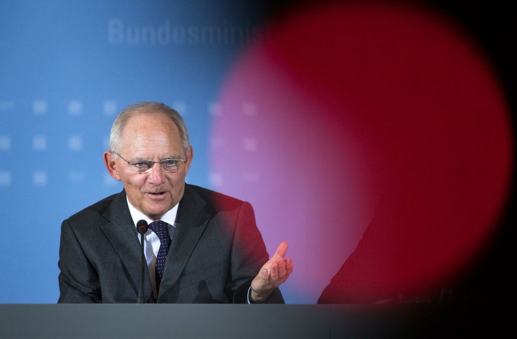 Im Ministerium von Wolfgang Schäuble ist ein Umschlag mit explosivem Inhalt eingegangen. Foto: dpa