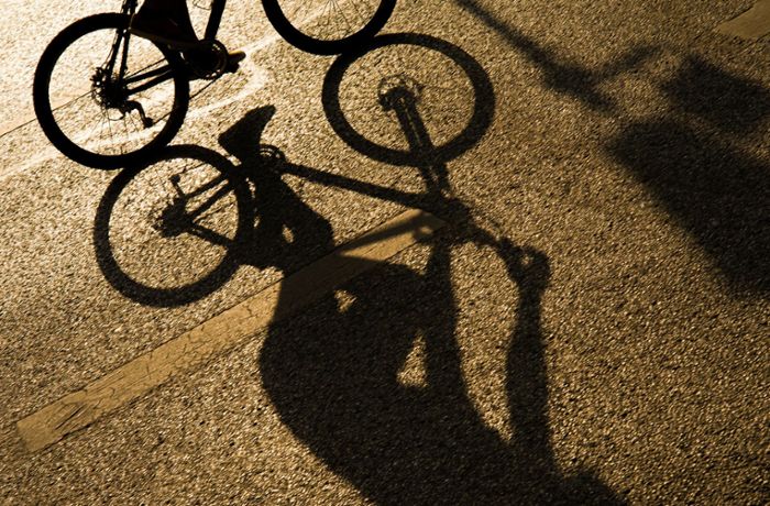 Unfall in Stuttgart-Weilimdorf: Zwölfjähriger Radfahrer schwer verletzt