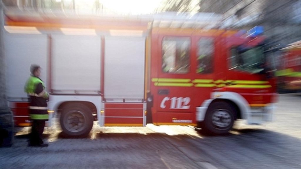 Wimsheim: Reisebus auf der A 8 brennt aus