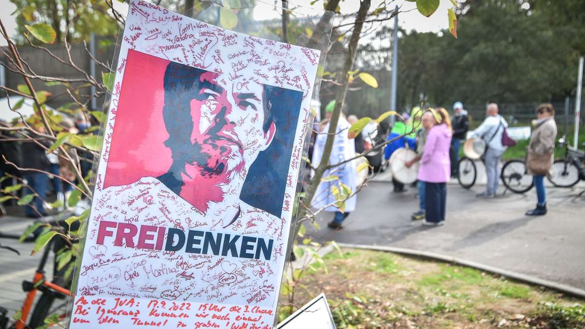 „Querdenken“ in Stuttgart: Michael Ballweg bleibt weiter in Untersuchungshaft