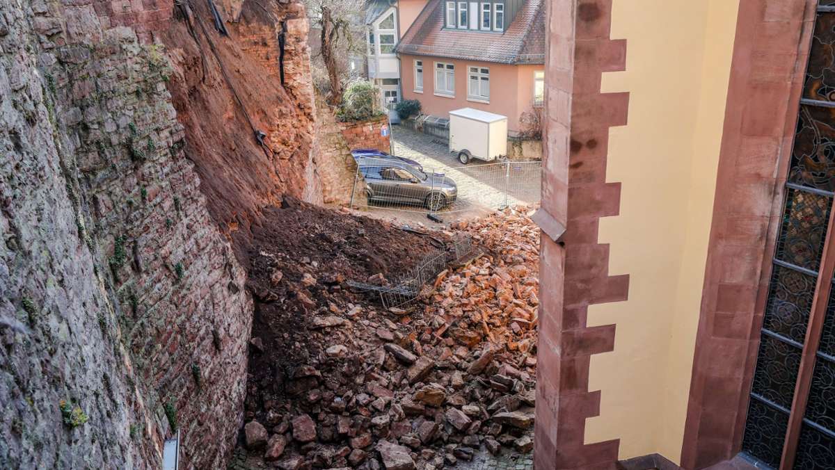  Drei Monate vor dem Einsturz der Wertheimer Stadtmauer ist die Befestigung von Bauexperten untersucht worden. Ein Gericht soll nun klären: War das Unglück vermeidbar? 