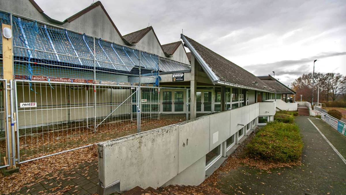  Die Generalsanierung der Sporthalle in Baltmannsweiler läuft. Jetzt sind weitere Baustellen aufgetaucht, die dringend angegangen werden müssen. Doch das bedeutet Mehrkosten für die Gemeinde. 