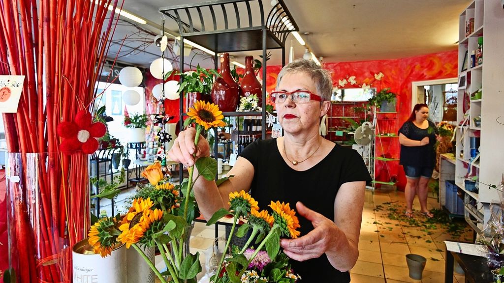  Viele Tausend Blumen hat sie zu schönen Sträußen gebunden, doch nun ist nach 40 Jahren Schluss. Die Floristin Sigrid Hoffmeister schließt ihren Laden in der Leonbergerstraße. 