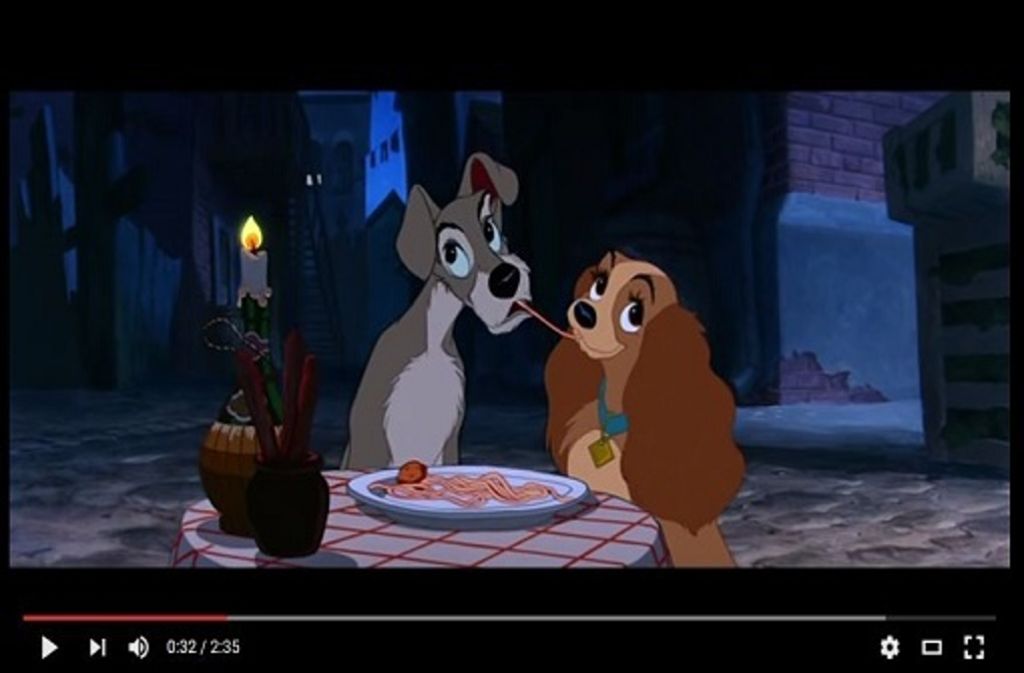 Die bekannte Kuss-Szene aus dem Disneyfilm „Susi und Strolch“.