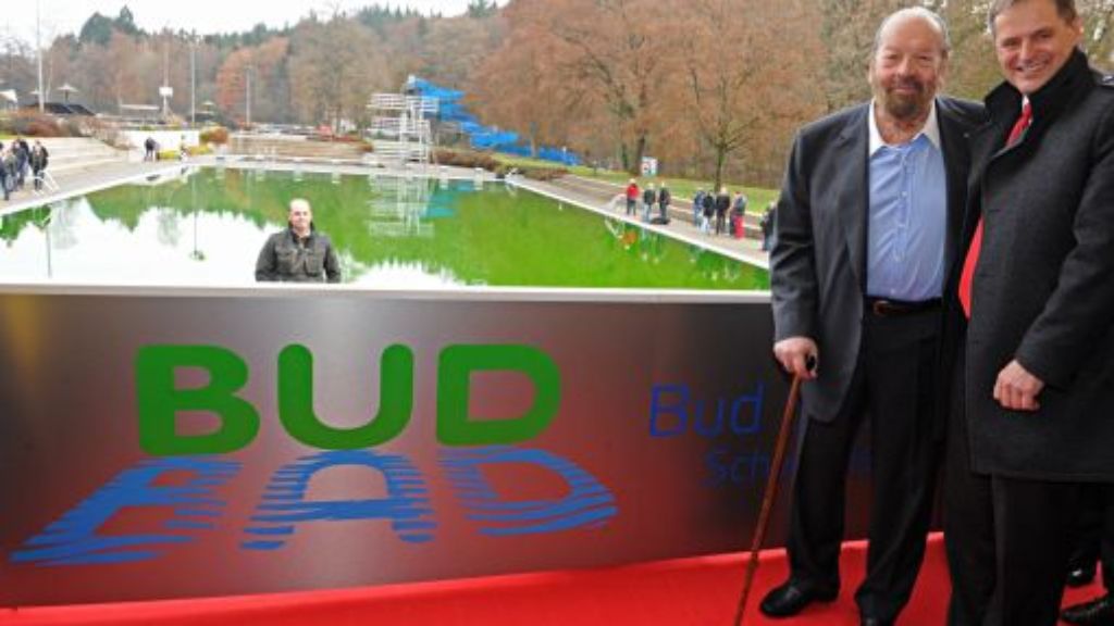 Schwäbisch Gmünd: Bud Spencer tauft sein Freibad