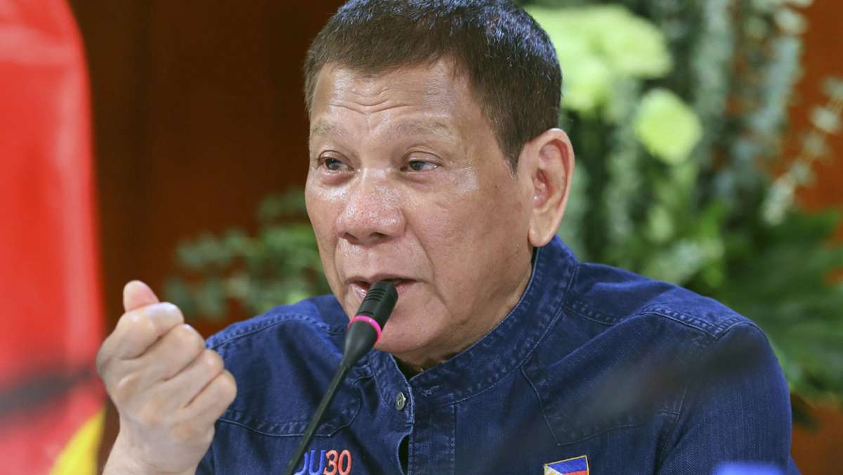  Rodrigo Duterte lässt alle beschlagnahmten Drogen im Land vernichten. Die Behörden haben seit seiner Amtsübernahme Methamphetamin im Wert von 930 Millionen Euro beschlagnahmt. 