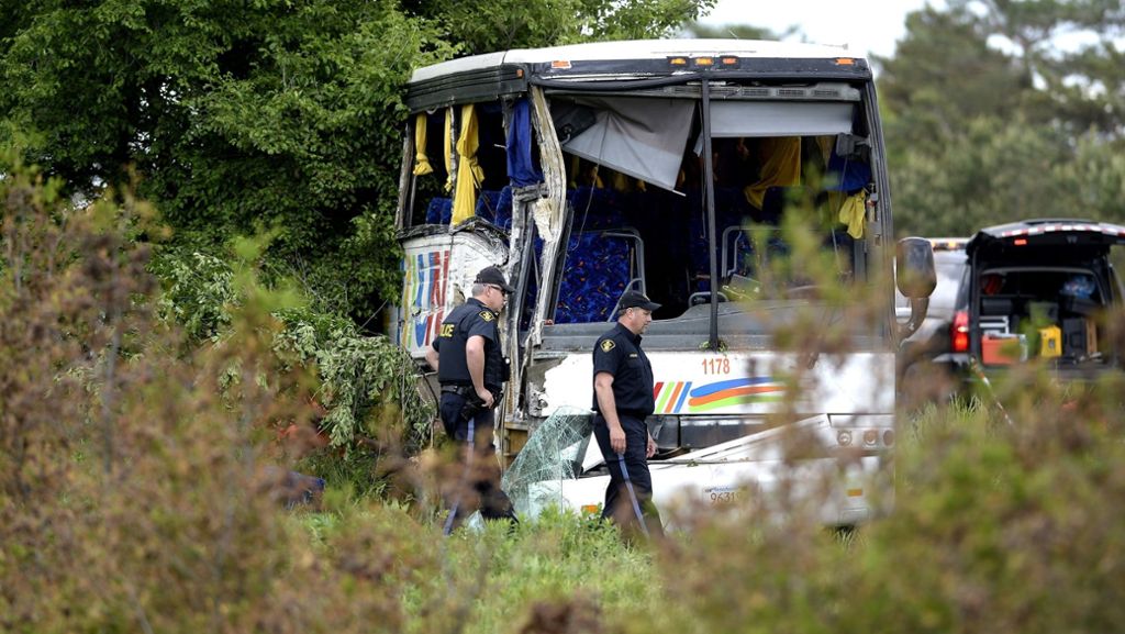 Unfall in Kanada: Bus stürzt in Graben – mehrere Verletzte