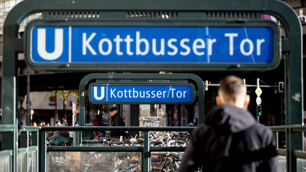 Berlin: Mann  vor U-Bahn gestoßen - Verdächtiger gefasst