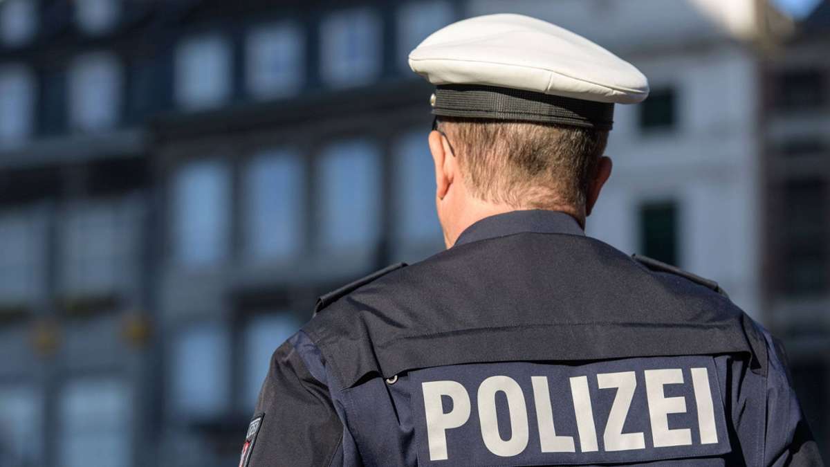 Heilbronn: Polizei stellt gefälschte Markenschuhe auf Flohmarkt sicher
