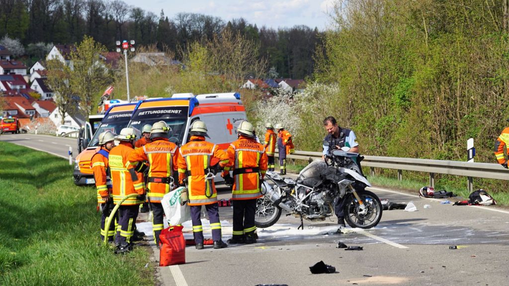 Kohlberg im Kreis Esslingen: Motorradfahrer lebensgefährlich verletzt
