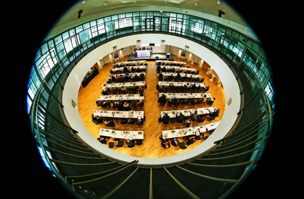 Blick auf den vollbesetzten Saal in der Rotunde – und in die Zukunft. Foto: Lichtgut/Leif Piechowski