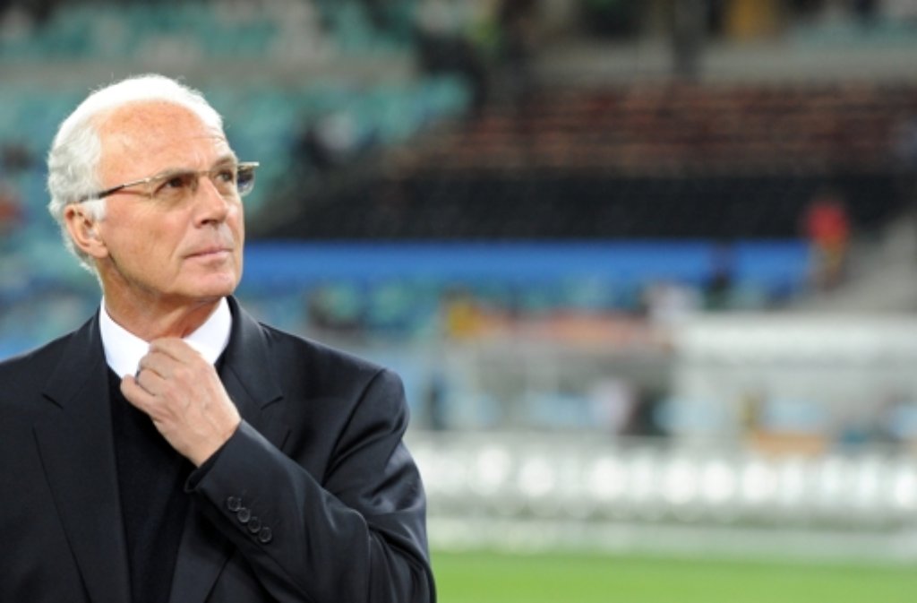 Franz Beckenbauer gibt Sepp Blatter Rückendeckung. Foto: dpa