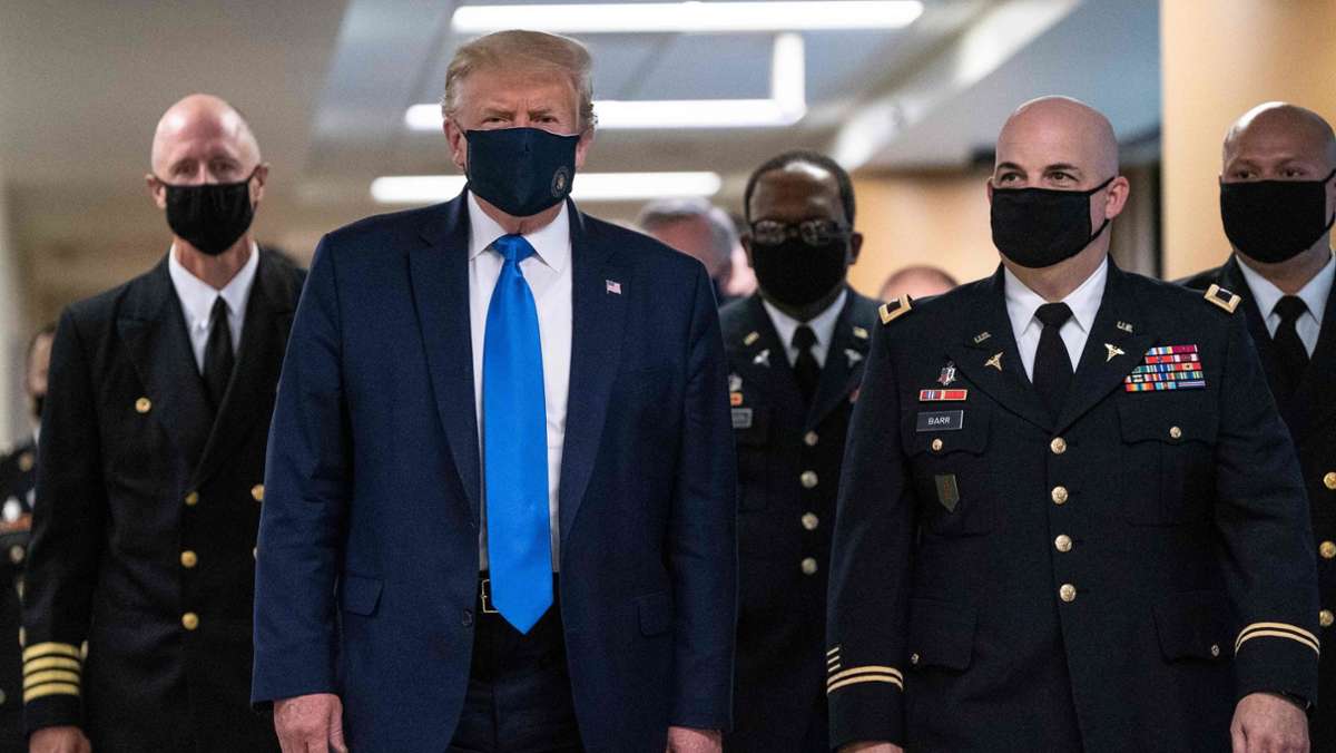 Coronavirus in den USA: Trump trägt Maske bei Besuch von Militärkrankenhaus