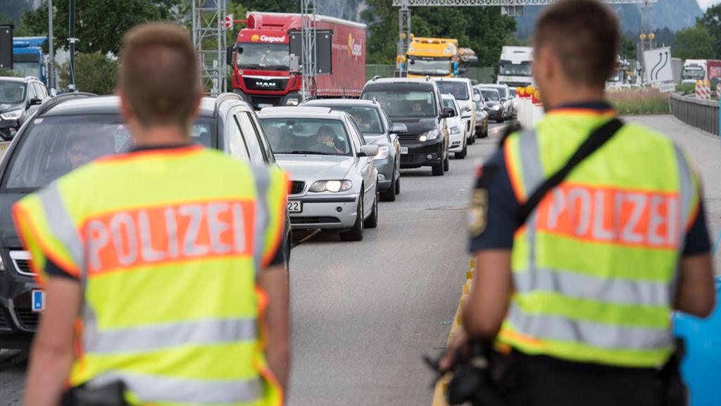 Grenze zu Österreich: Seehofer ordnet Verlängerung der Grenzkontrollen an