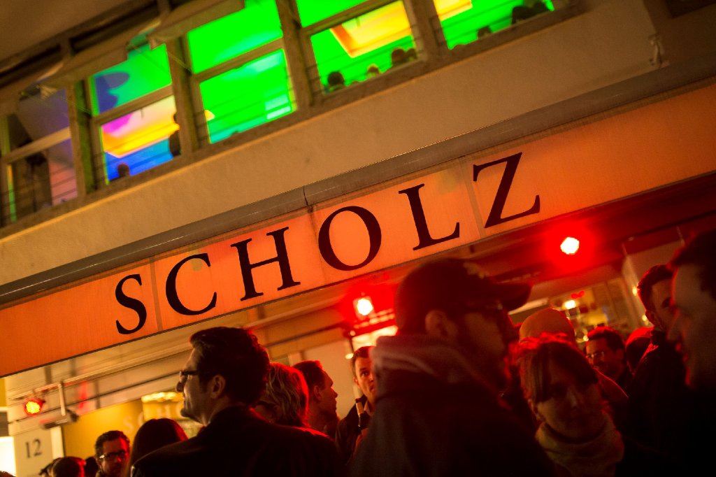 29. März: Das Café Scholz am Marktplatz ist endgültig Geschichte - mit einer Closing-Party nehmen die Macher nach elf Jahren Abschied vom exponierten Platz gegenüber dem Stuttgarter Rathaus. Ein Wiedersehen gibt es im Laden am Killesberg. Hier geht es zum Artikel von damals