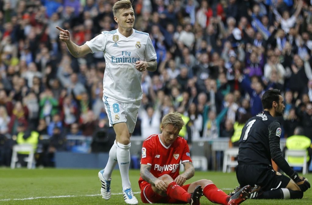 Toni Kroos wechselte nach der WM 2014 vom FC Bayern zu Real Madrid, wo er dreimal Champions-League-Sieger wurde. Der 29-Jährige kann immer noch der Taktgeber einer Mannschaft sein, er zählt weiterhin zu den Größen im Nationalteam – und hat darüber hinaus sogar seinen eigenen Kinofilm.