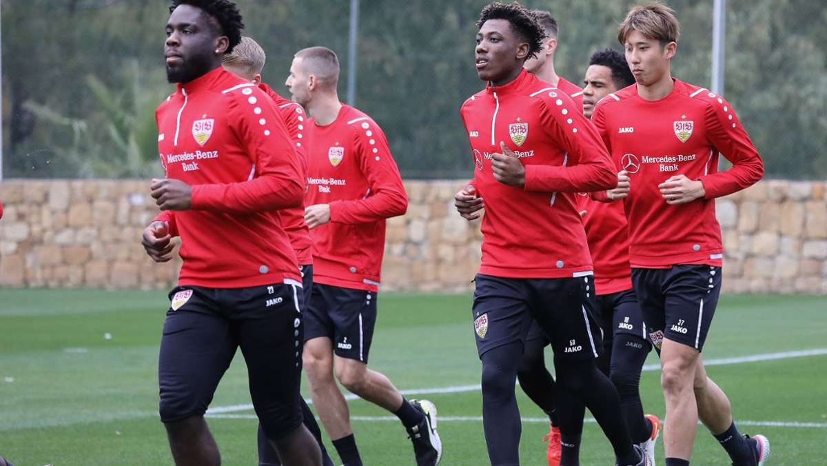  Der VfB Stuttgart will im spanischen Marbella zurück in die Erfolgsspur finden. Am Montag war Trainingsauftakt. 