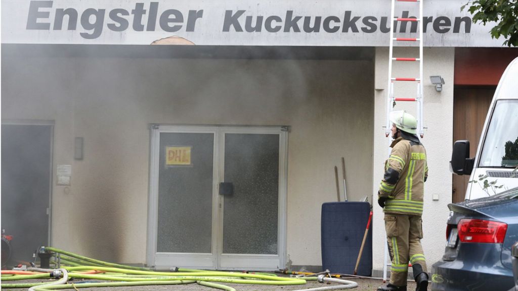 Villingen-Schwenningen: Brand in Kuckucksuhrenfabrik – Zwei Verletzte