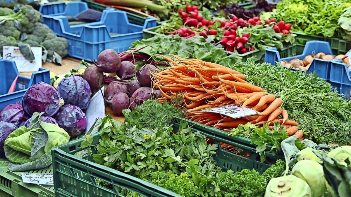  Die Inflationsrate kletterte im Februar auf 1,3 Prozent. Besonders stark angezogen haben die Preise für Lebensmittel, aber auch die Zeit niedriger Sprit- und Heizkosten ist vorbei. 