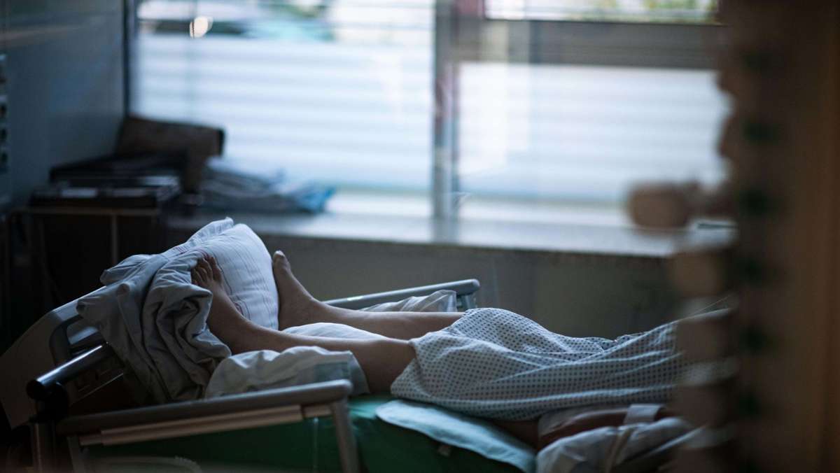  Die Zahl der Coronakranken auf Intensivstationen hat sich auf einem hohen Niveau eingependelt. Die Kliniken im Kreis Esslingen appellieren an die Impfdisziplin der Menschen. 