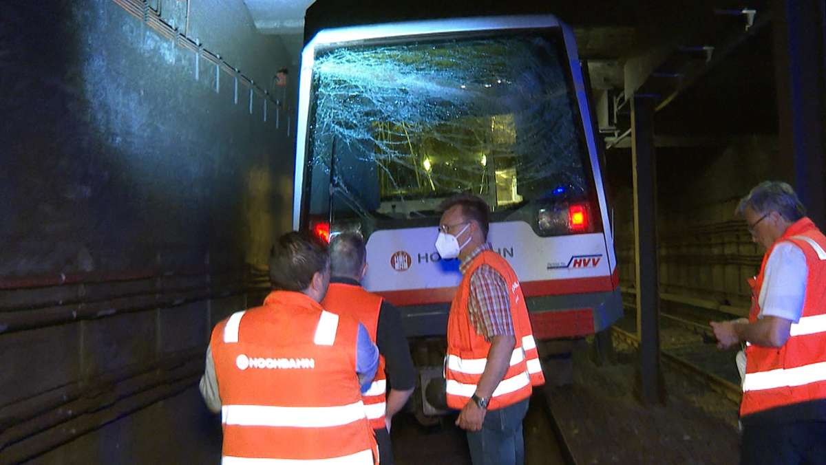 Hamburg: U-Bahn fährt in Tunnel gegen Bohrer - drei Leichtverletzte