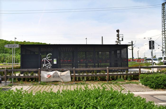 Fahrrad-Parkhaus am Plochinger Bahnhof