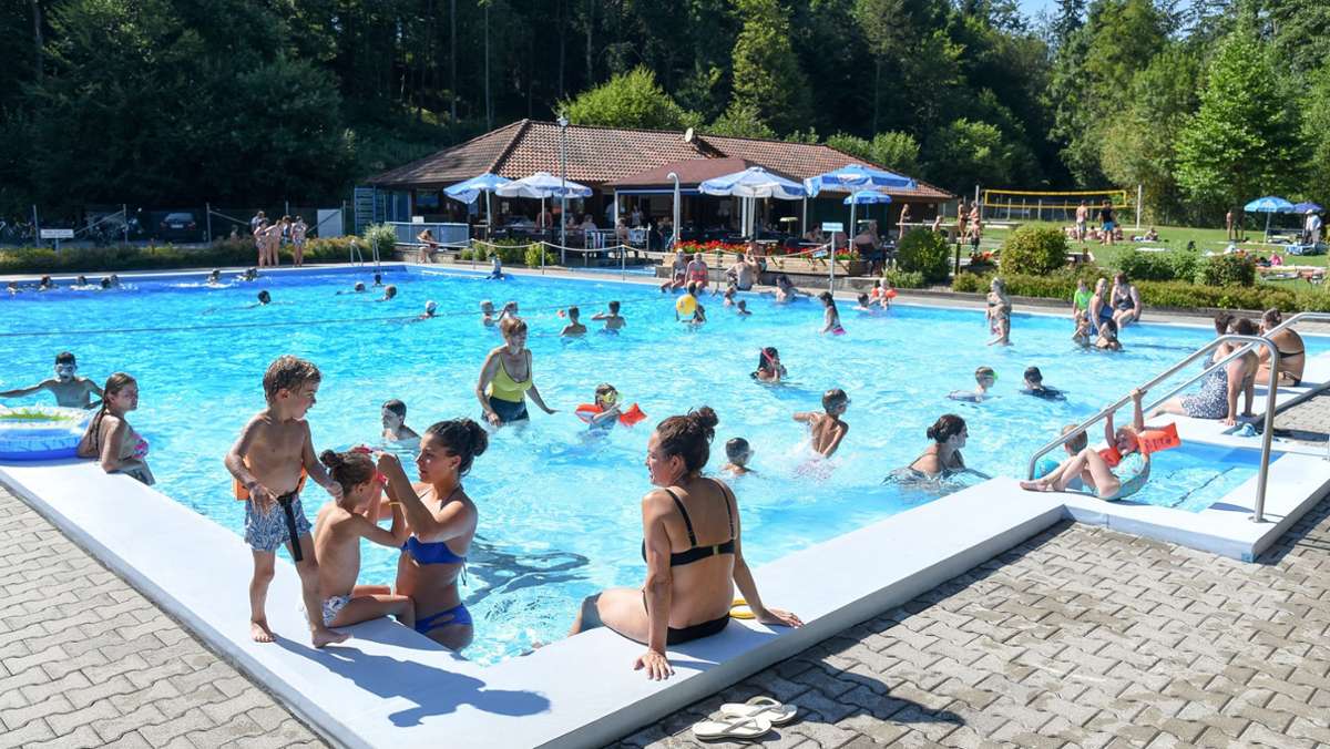  Um im Freibad die Hygienevorschriften einhalten zu können, bietet der Förderverein Ferien- oder Wochenend-Jobs an. Gezahlt werden zehn Euro pro Stunde. 