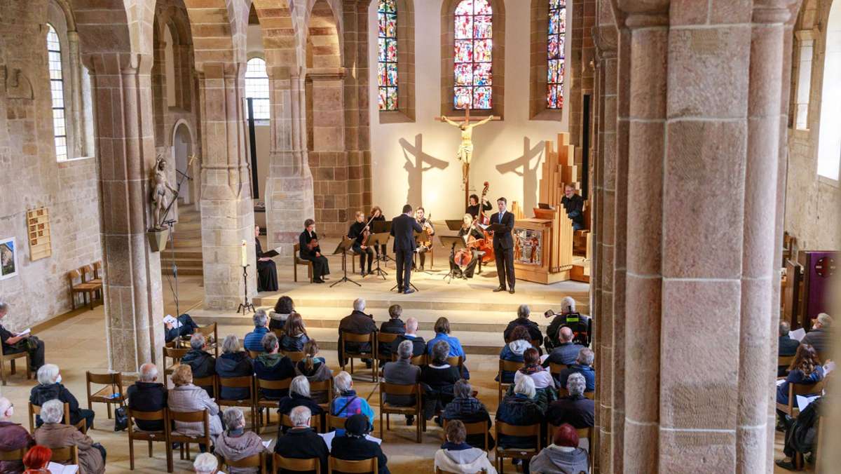 Martinskirche Sindelfingen: Eindrückliches Passionskonzert unter Daniel Tepper