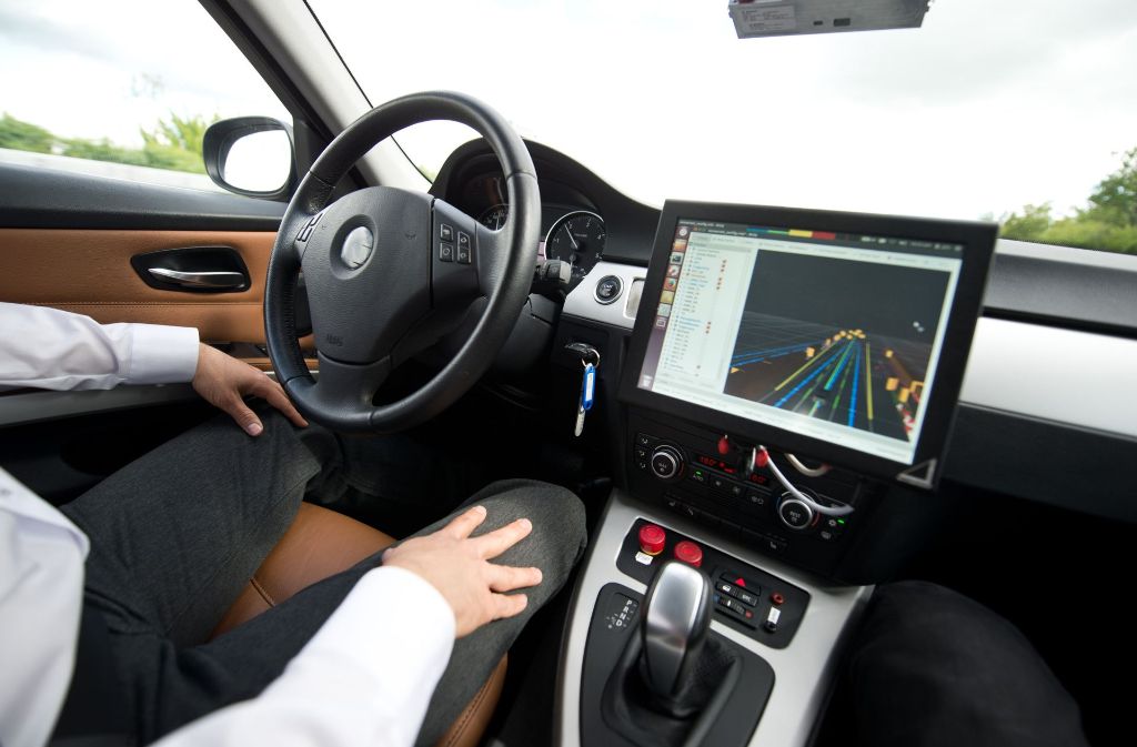Autos sollen mit künstlicher Intelligenz dem Fahrer die Arbeit abnehmen. Foto: dpa