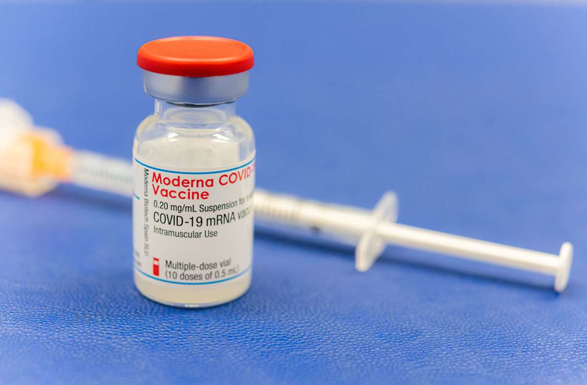 Künftig soll vermehrt der Impfstoff von Moderna gespritzt werden. Foto: dpa/Mohssen Assanimoghaddam