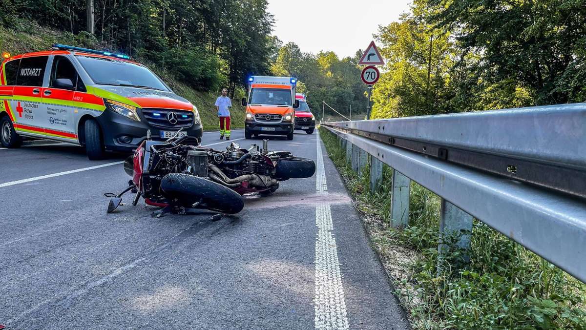 Unfall in Weil der Stadt: Motorradfahrer stürzt beim Überholen