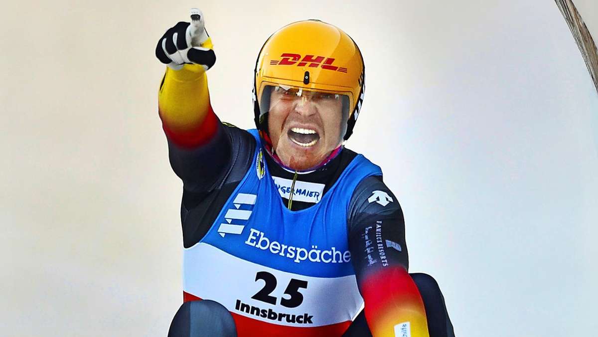  Der einst erfolgsverwöhnte Olympiasieger Felix Loch meldet sich eindrucksvoll zurück und gewinnt den Weltcup-Auftakt der Rodler in Innsbruck. 