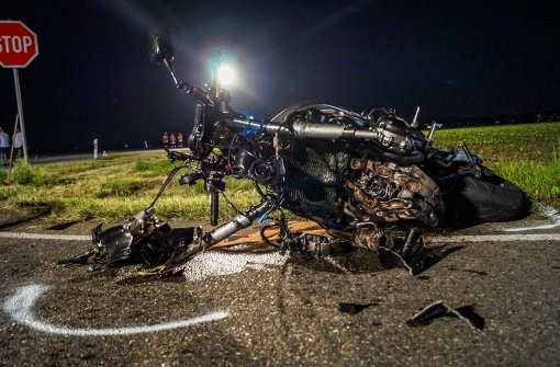 Motorradfahrer stirbt nach Kollision mit Auto