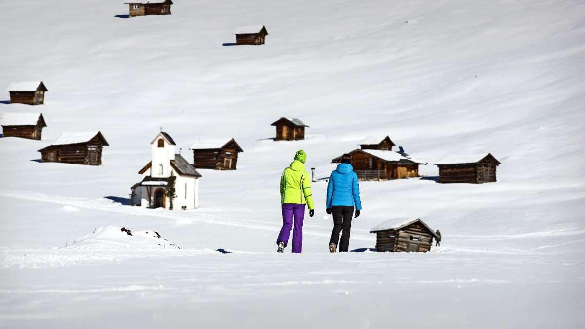  Im südlichsten Zipfel von Tirol lockt das Dorf Pfunds ganz ohne Skilifte Familien und Naturfreunde mit einem weißen Hirsch und alternativen Wintervergnügen – das geht manchmal sogar ohne Smartphone. 