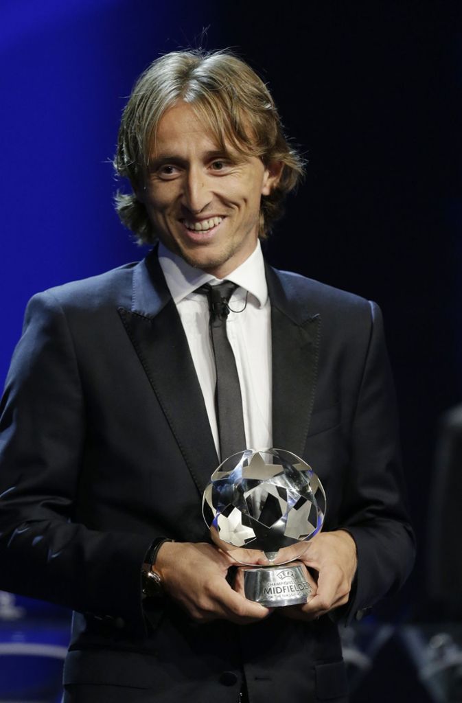 Im August 2018 erhielt Modric die Trophäe der UEFA Champions League als Mittelfeldspieler der Saison.