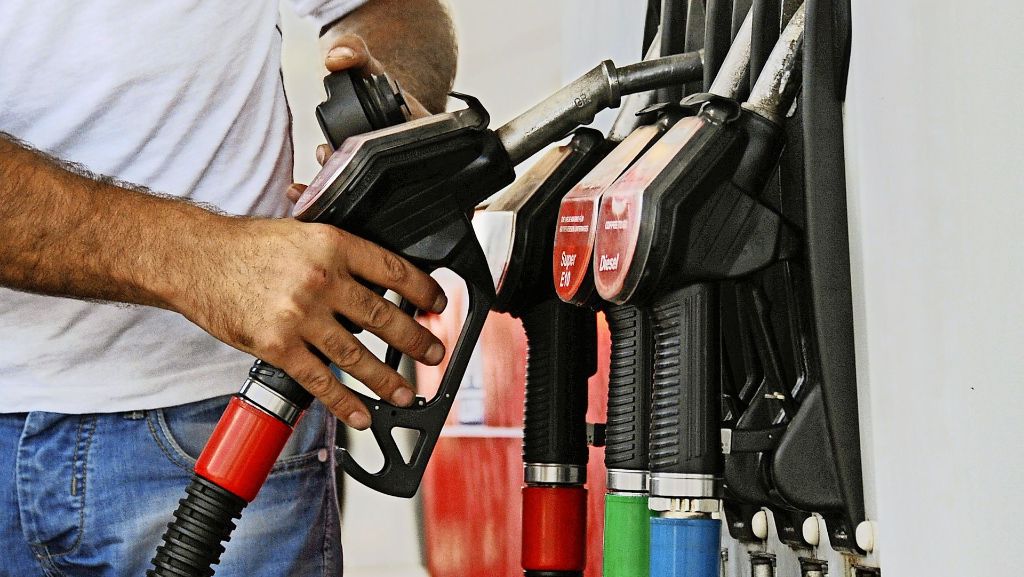 Trickbetrüger am Straßenrand: Benzinbetrüger nutzen Gutmütigkeit  aus