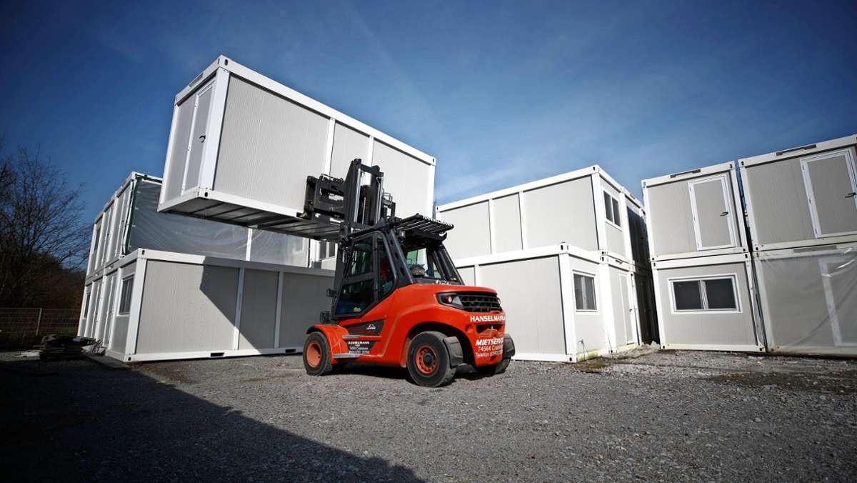  In einem Gewerbegebiet in Stuttgart-Plieningen ist ein Containerlager geplant. Dagegen wehren sich ein benachbarter Autohausbesitzer und der Bürgerverein. 
