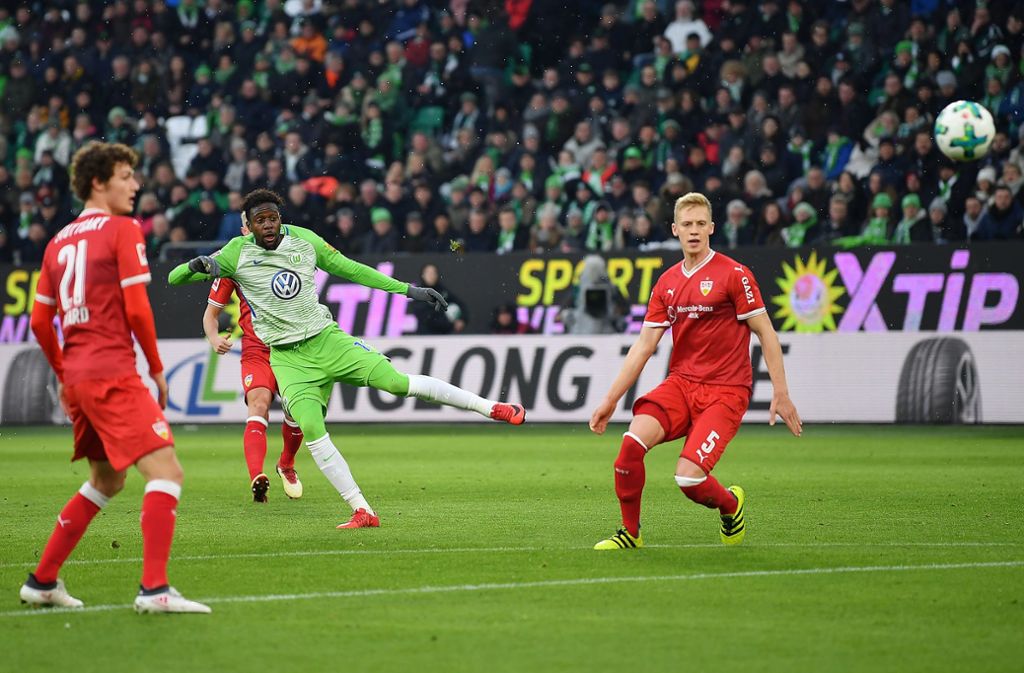 Divock Origi trifft in der 24. Minute zum 1:0 für Wolfsburg.